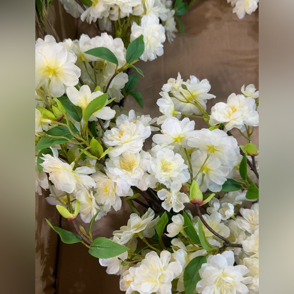 Cherry Blossom Wreath 30” White New - Picture 7 of 8
